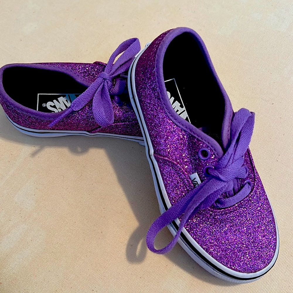 Girl Vans - Picture 1 of 4